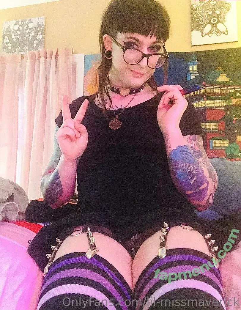 lil-missmaverick nude photo #0013 (miss_midnight_maverick)