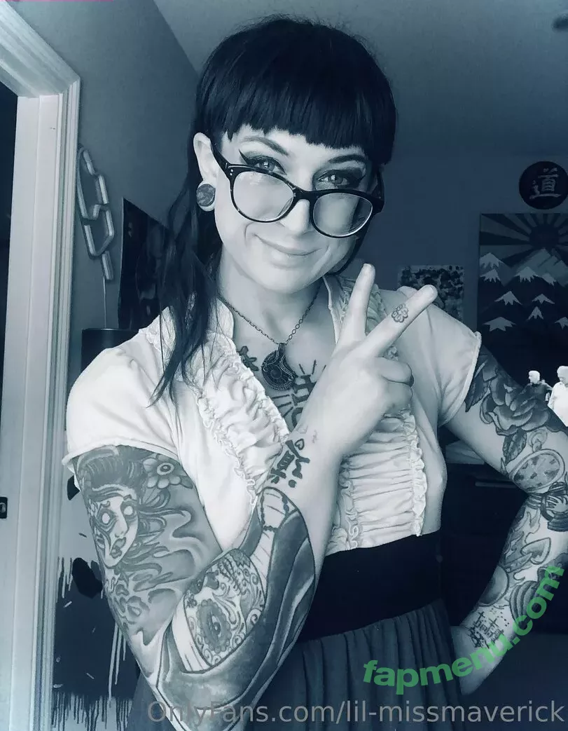 lil-missmaverick nude photo #0053 (miss_midnight_maverick)