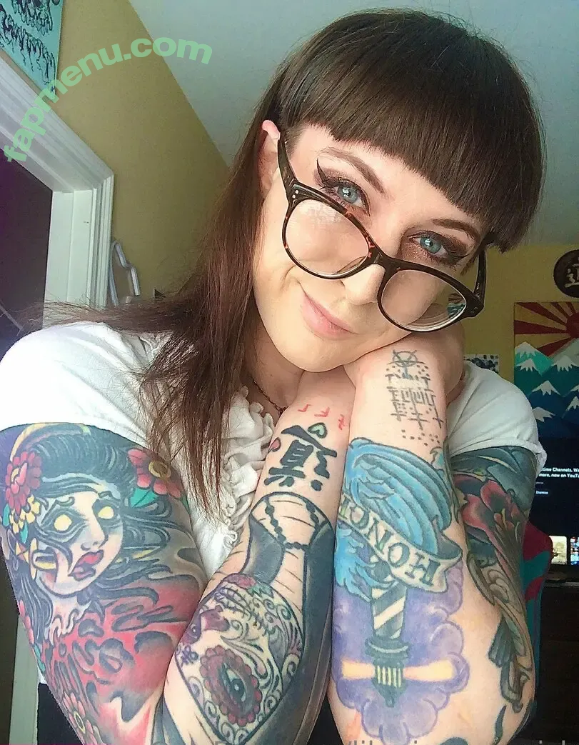 lil-missmaverick nude photo #0055 (miss_midnight_maverick)