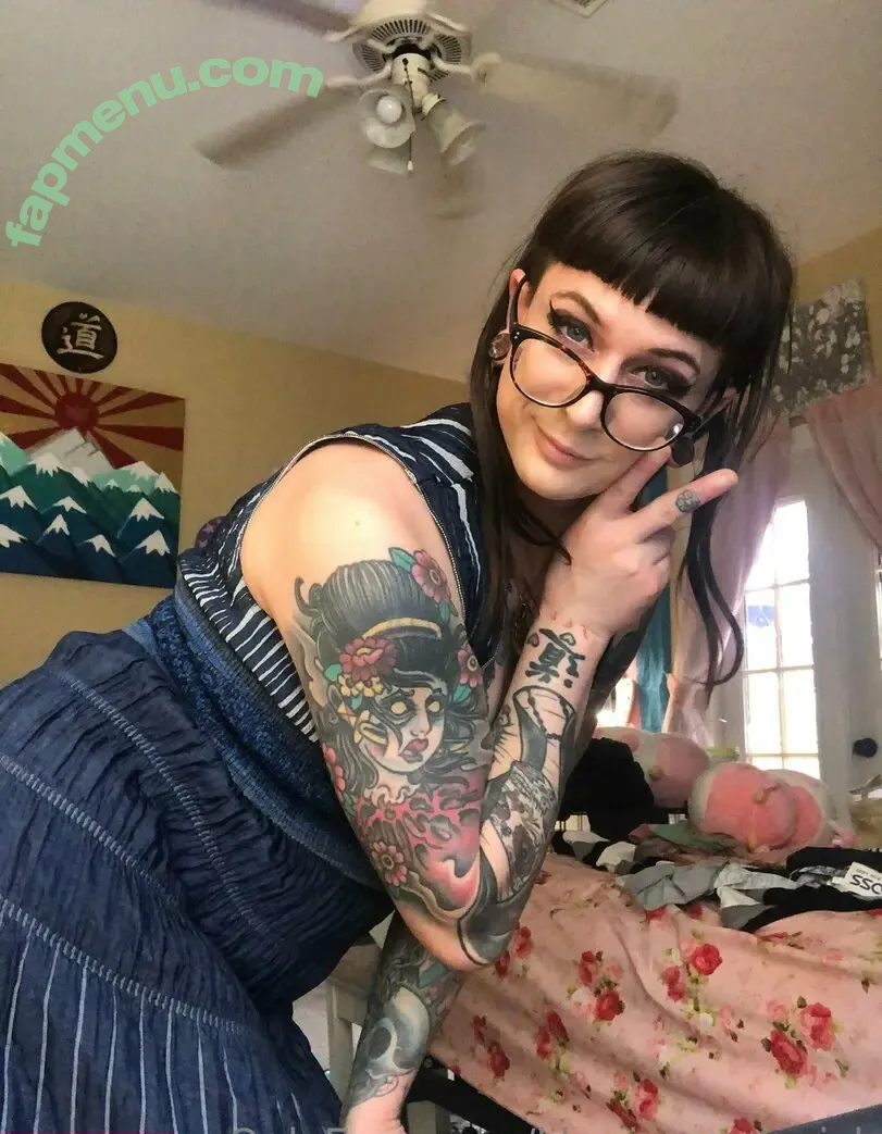 lil-missmaverick nude photo #0089 (miss_midnight_maverick)
