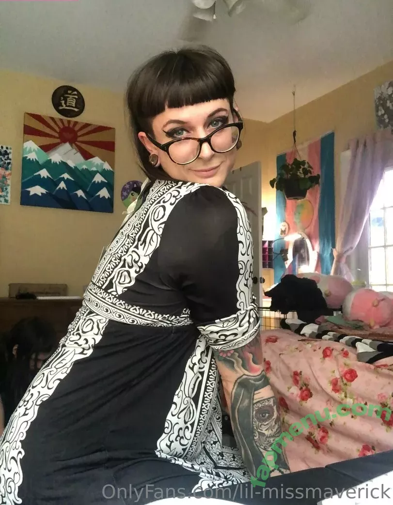 lil-missmaverick nude photo #0090 (miss_midnight_maverick)