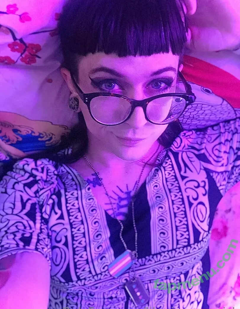 lil-missmaverick nude photo #0104 (miss_midnight_maverick)