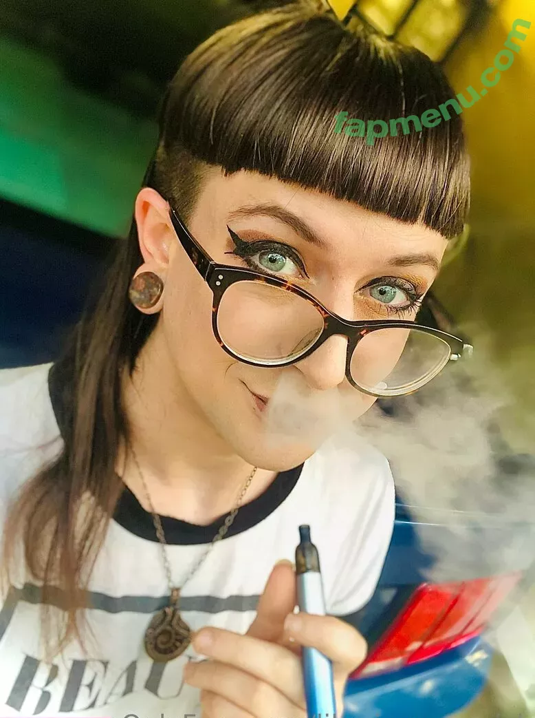lil-missmaverick nude photo #0112 (miss_midnight_maverick)