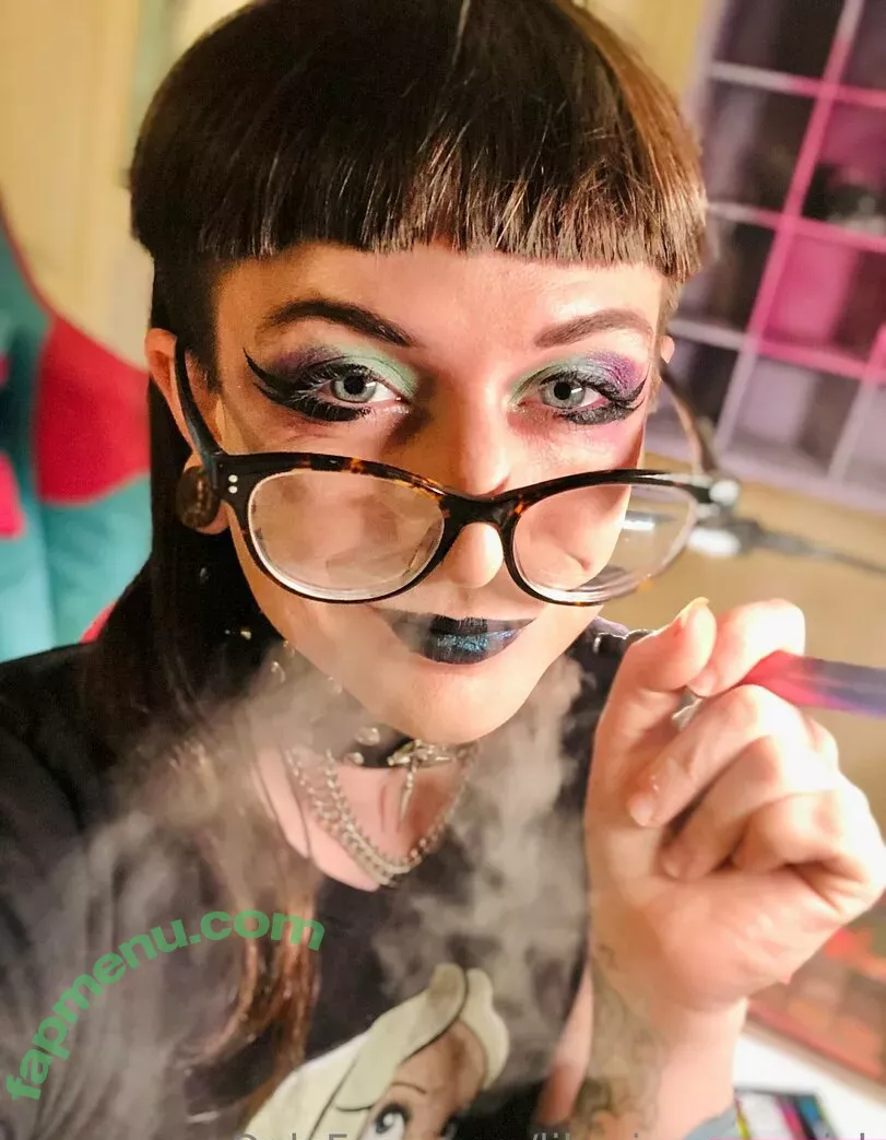 lil-missmaverick nude photo #0131 (miss_midnight_maverick)