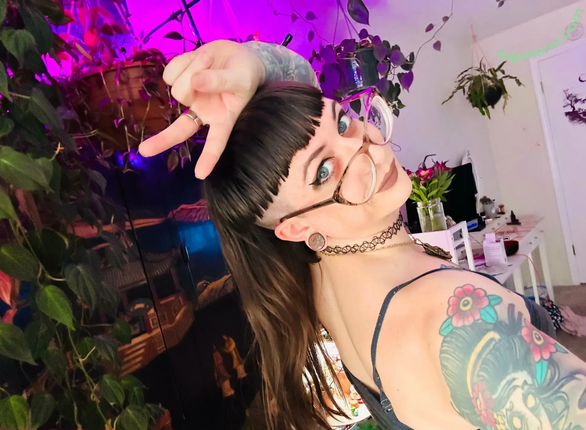 lil-missmaverick nude photo #0324 (miss_midnight_maverick)