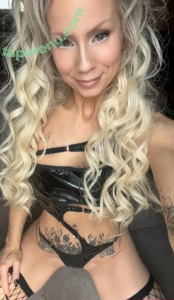 lil_vixen2 nude photo #0059 (lil_vixen2)