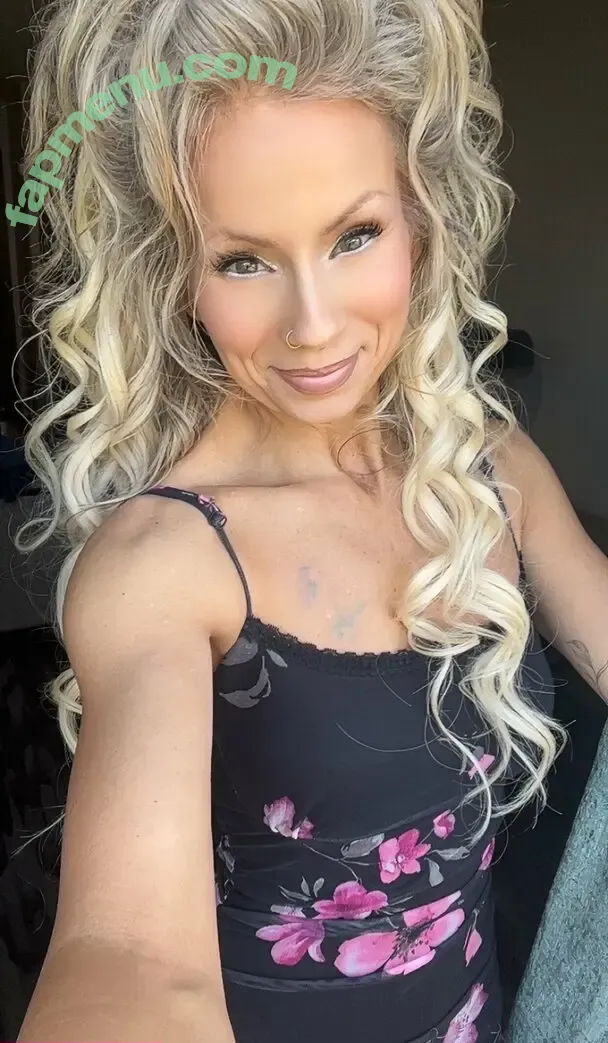 lil_vixen2 nude photo #0078 (lil_vixen2)