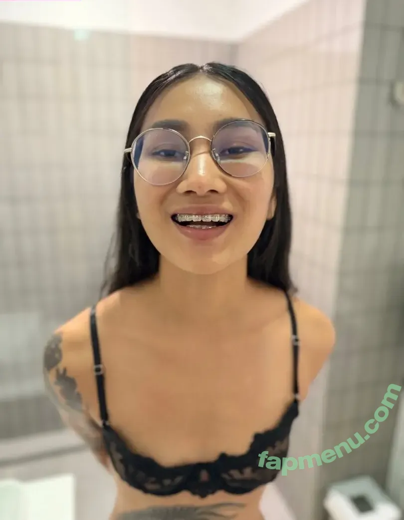 Lilaa nude photo #0041 (lilaalotus / lilakrasny / unicornonrice)