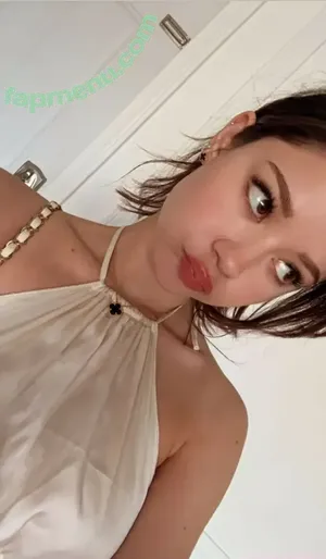 Lilchiipmunk / Lilchipmunk Deepfakes / lilchiipmunk.s nude photo #0193