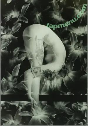  nude photo #0001