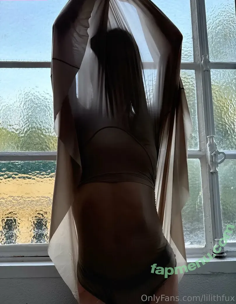 lilithfux nude photo #0007 (lilithfux)