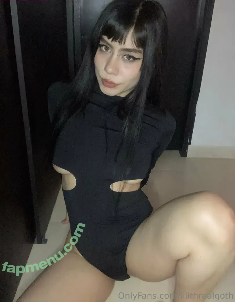 lilithrealgoth nude photo #0009 (liliththeegoth)