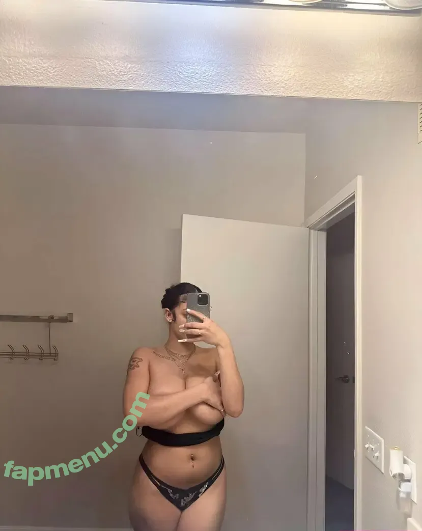 lill.yella nude photo #0002 (lil___yella / lill.yella2 / lill_yella / missyellatoes)