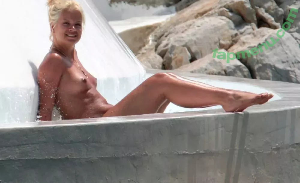 Lily Allen nude photo #0022 (lilyallen)
