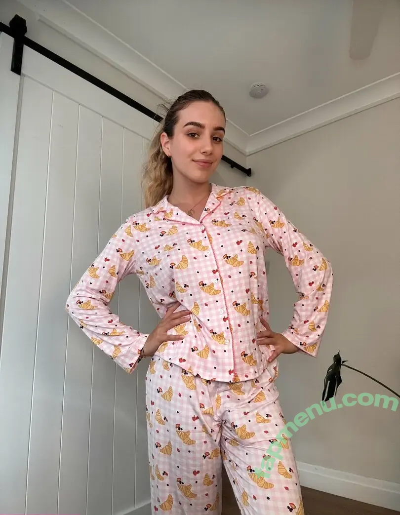 lily_annn nude photo #0020 (lily_annn)