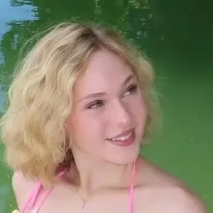 Lily Brooks O’Briant / lilybrooksobriant nude photo #0002