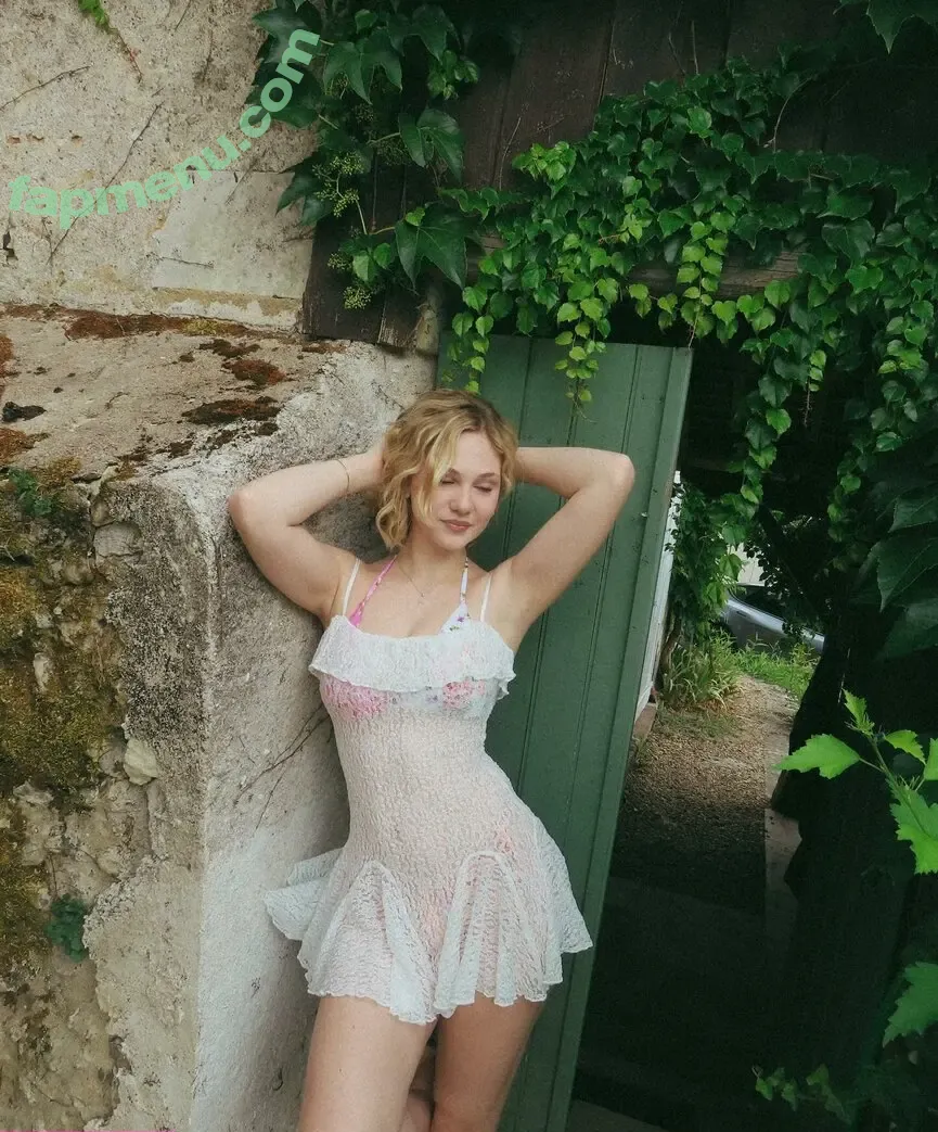 Lily Brooks O’Briant nude photo #0031 (lilybrooksobriant)