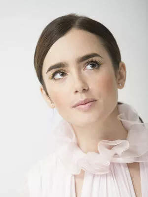 Lily Collins / lilyjcollins nude photo #0003