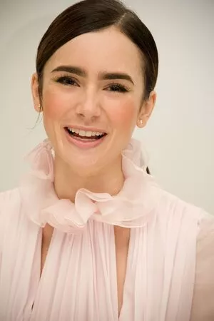 Lily Collins / lilyjcollins nude photo #0004