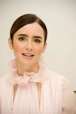 Lily Collins / lilyjcollins nude photo #0009