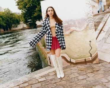 Lily Collins / lilyjcollins nude photo #0021