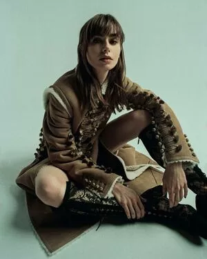 Lily Collins / lilyjcollins nude photo #0037