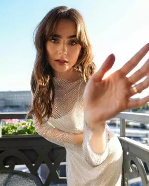 Lily Collins / lilyjcollins nude photo #0088