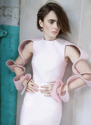 Lily Collins / lilyjcollins nude photo #0114