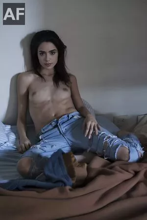 Lily Collins / lilyjcollins nude photo #0181
