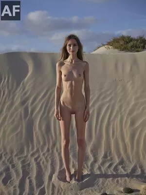Lily Collins / lilyjcollins nude photo #0238