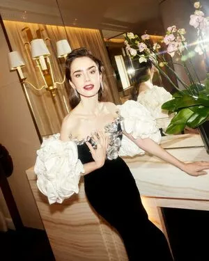 Lily Collins / lilyjcollins nude photo #0413