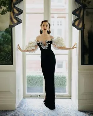 Lily Collins / lilyjcollins nude photo #0415