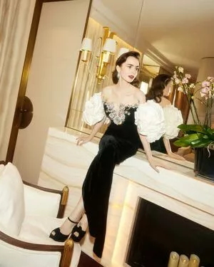 Lily Collins / lilyjcollins nude photo #0417