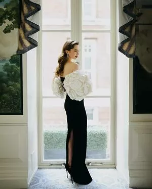 Lily Collins / lilyjcollins nude photo #0423