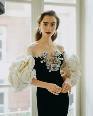 Lily Collins / lilyjcollins nude photo #0424