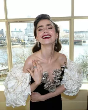 Lily Collins / lilyjcollins nude photo #0425