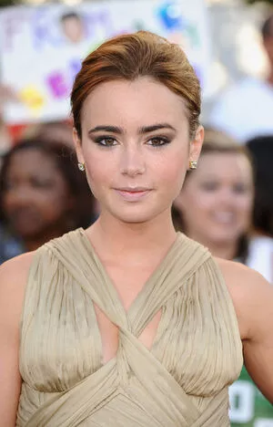 Lily Collins / lilyjcollins nude photo #0485