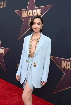Lily Collins / lilyjcollins nude photo #0530