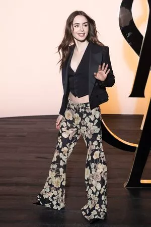 Lily Collins / lilyjcollins nude photo #0590