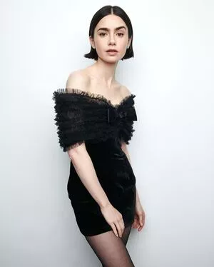 Lily Collins / lilyjcollins nude photo #0825