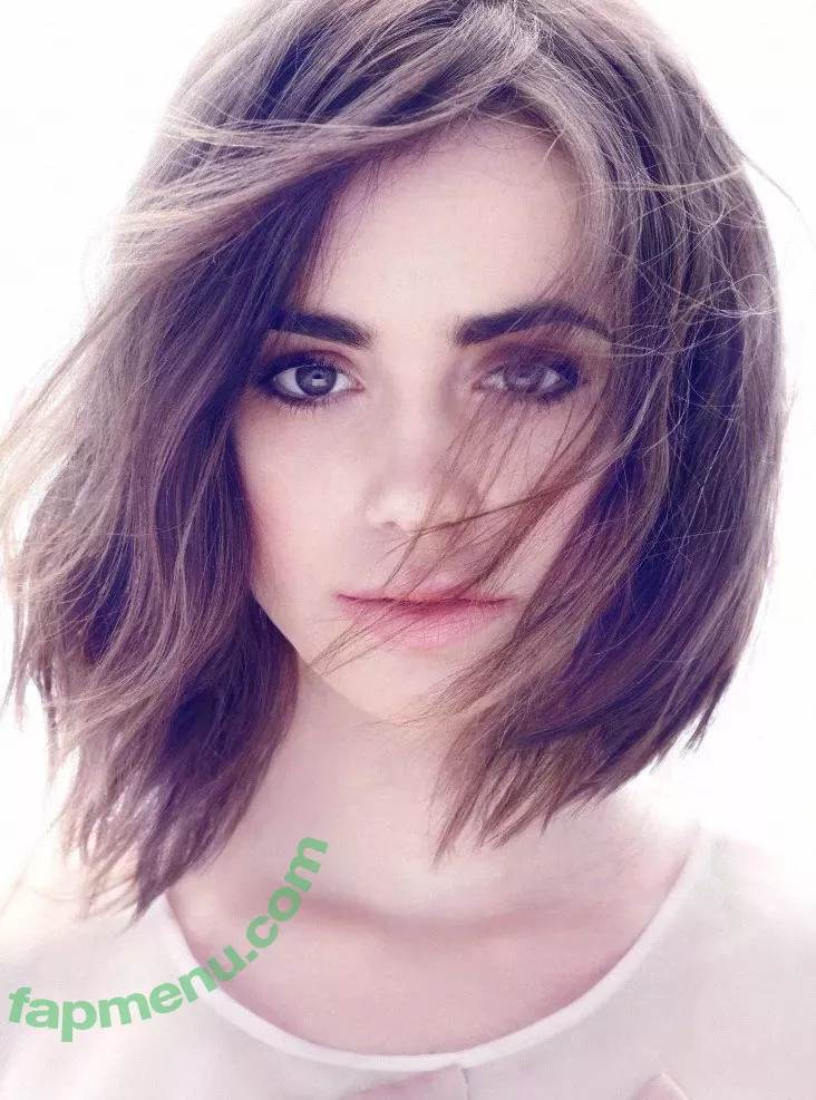 Lily Collins nude photo #0090 (lilyjcollins)