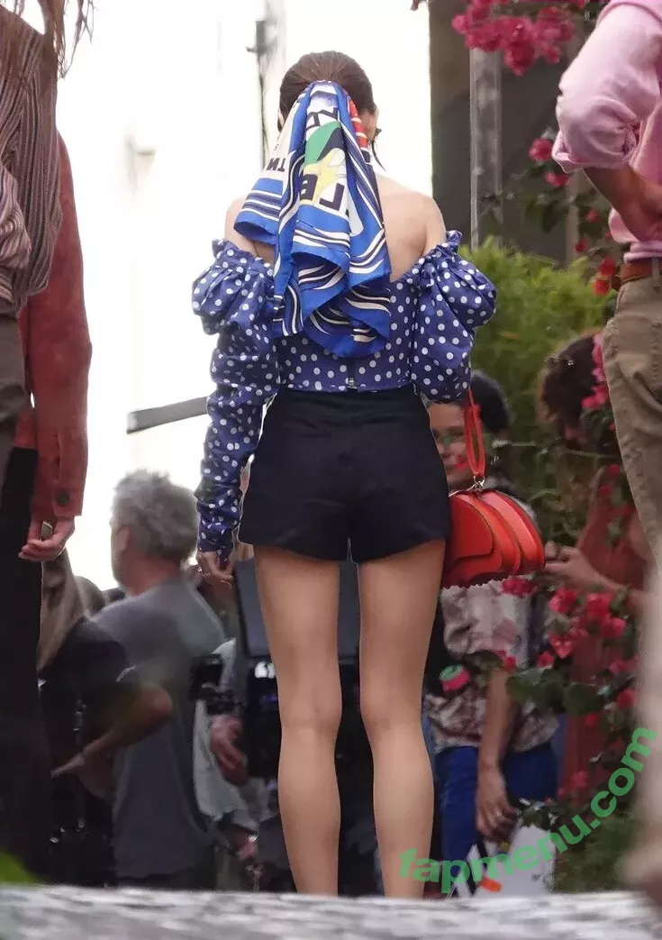 Lily Collins nude photo #0573 (lilyjcollins)