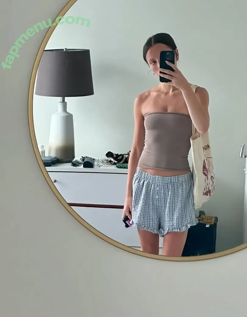 Lily Mo Sheen nude photo #0043 (lily_sheen)