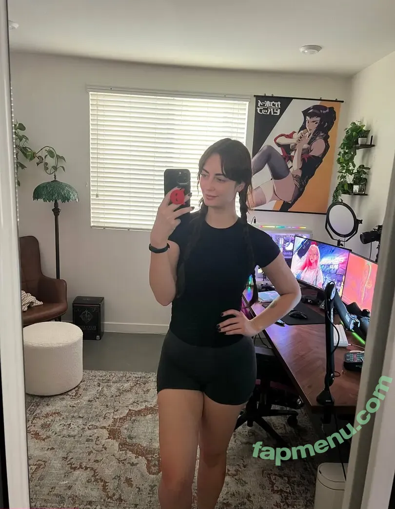 lilyalcott nude photo #0003 (yungllamacita)