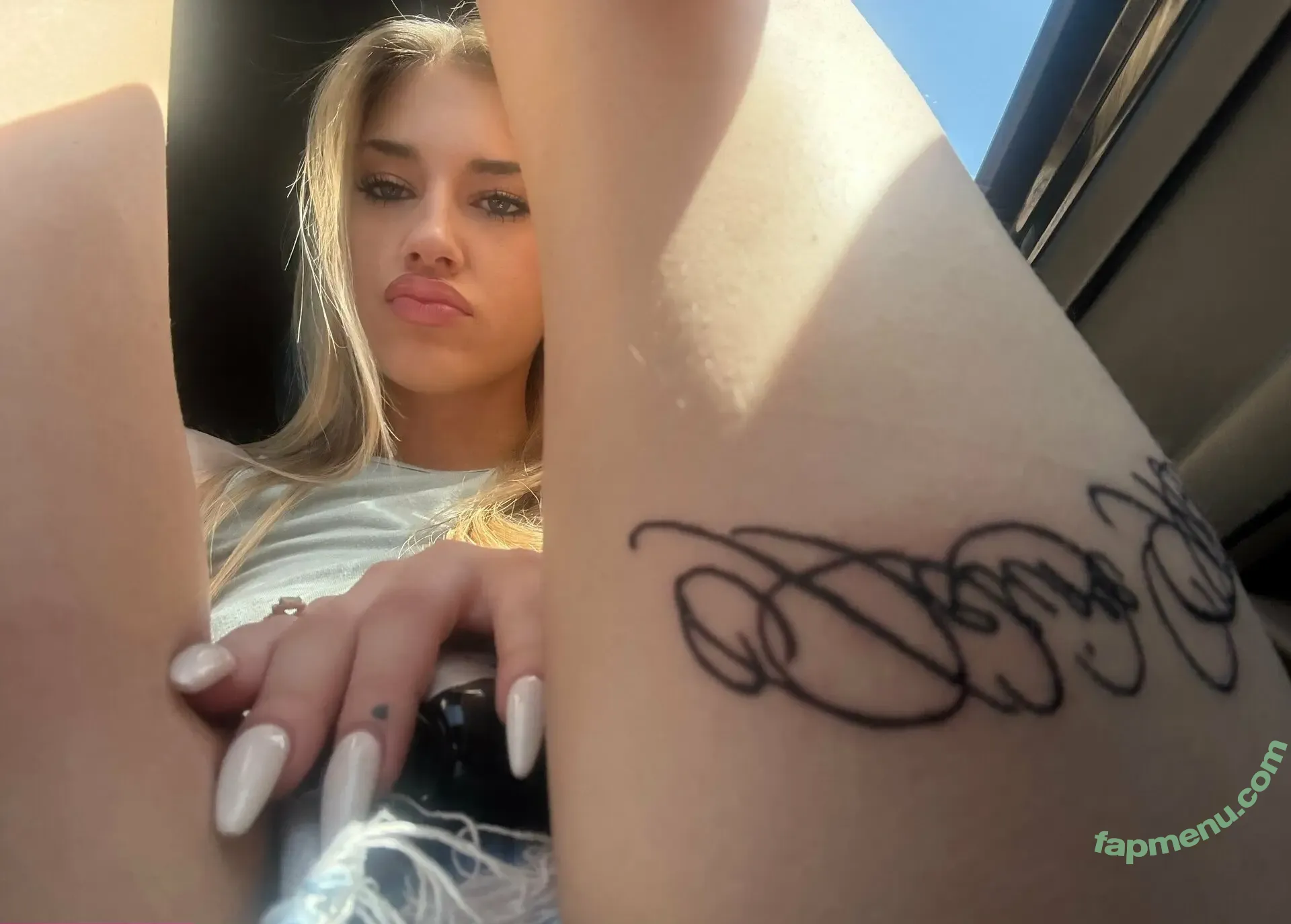 lilyandersonxo nude photo #0049 (lilyandersonxo)