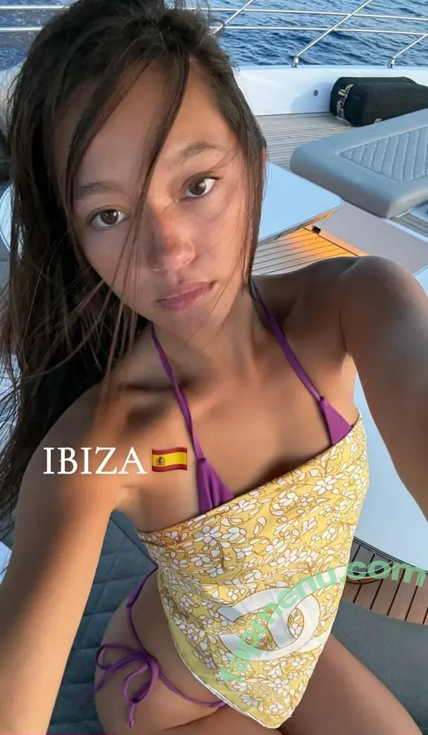 Lilychee nude photo #1798 (Lilychee)