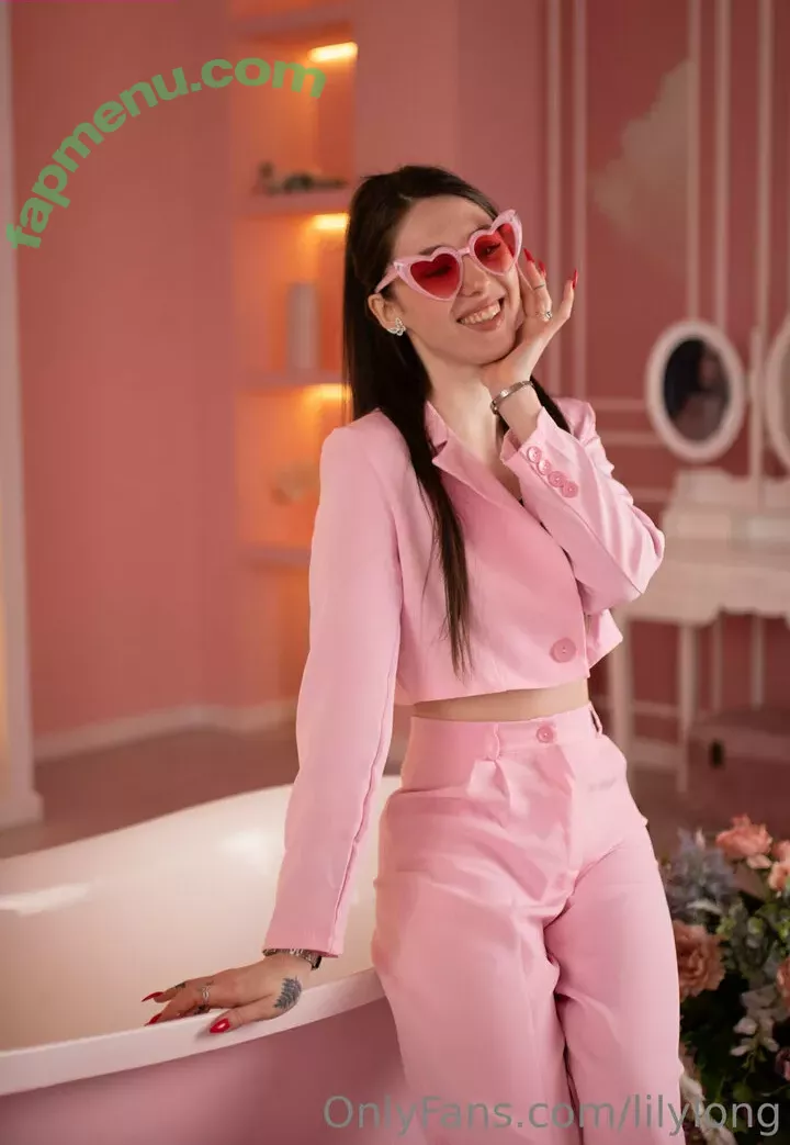 lilylong nude photo #0101 (iamlilylong)