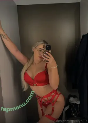 lilyskyblue / lizzkiax nude photo #0012