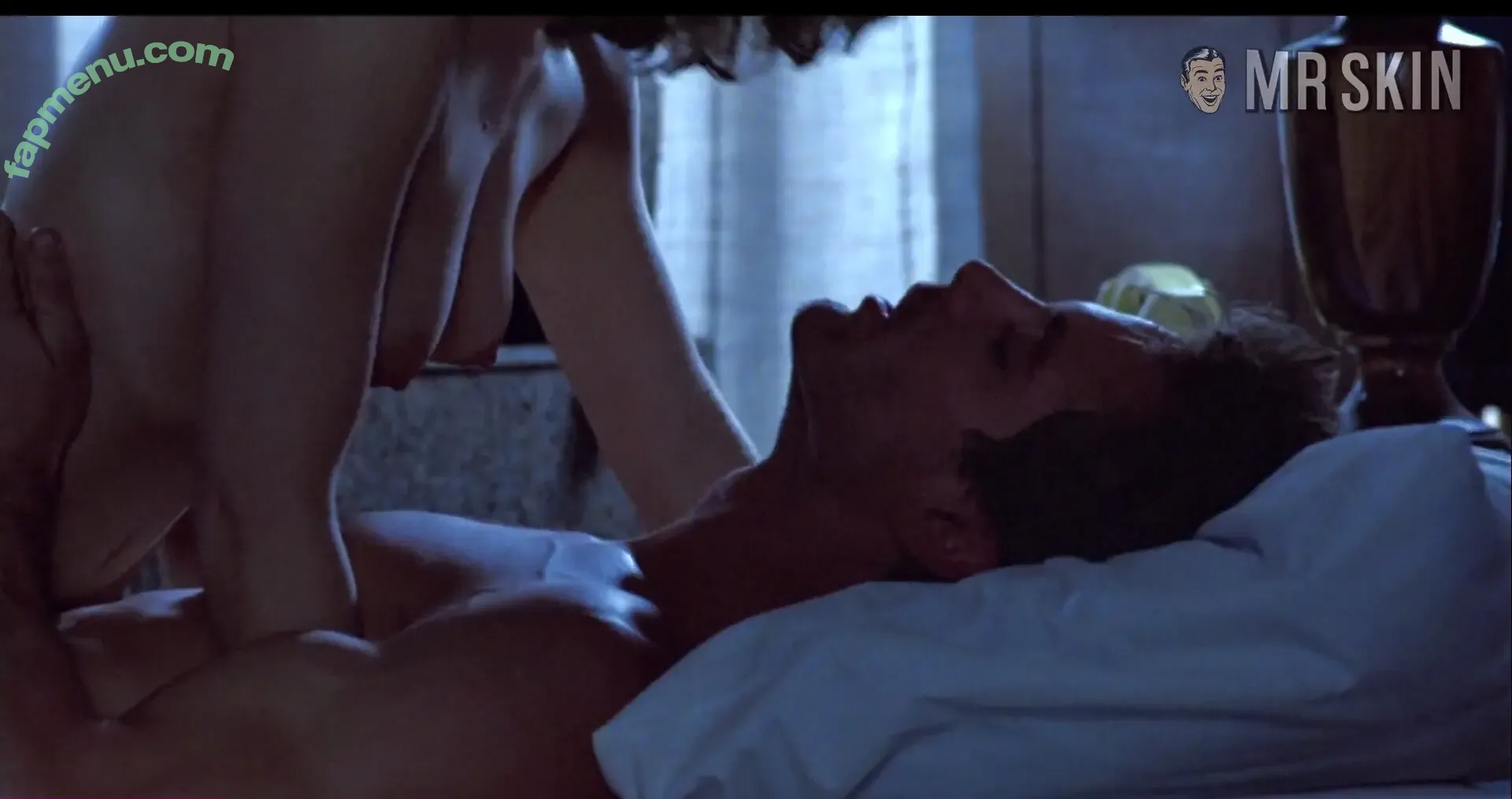 Linda Hamilton nude photo #0006 (linda.c.hamilton)