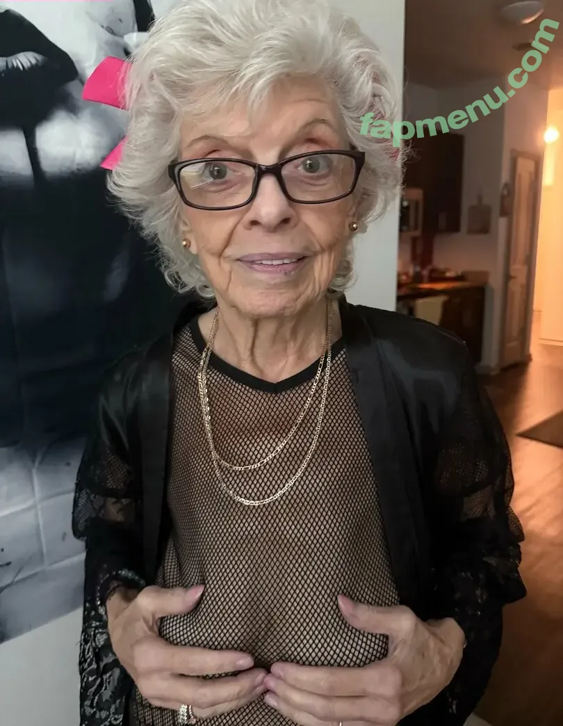 lindahope1939 nude photo #0129 (lindahope1939)
